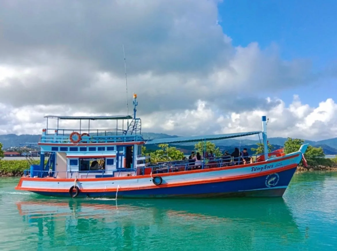 Private Sea Fishing Trip in Koh Samui - Day & Night Time